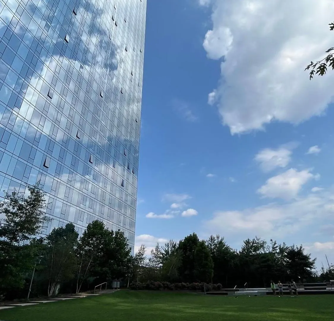 Luxury 2 Bedrooms 2 Bathrooms Corner Apartment Breathtaking City Views Modern Retreat New York USA