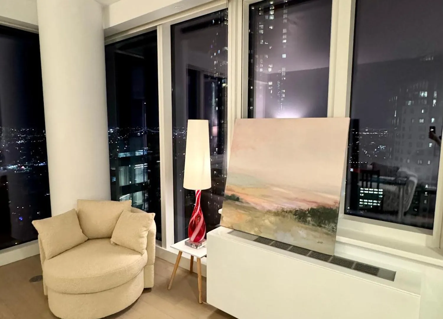 Luxury 2 Bedrooms 2 Bathrooms Corner Apartment Breathtaking City Views Modern Retreat New York