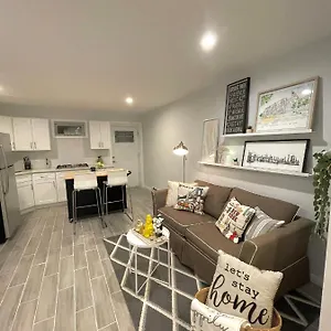 Modern With Parking & Quick Ride To Manhattan New York