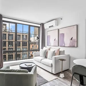 Modern 2-br With Southern Views New York