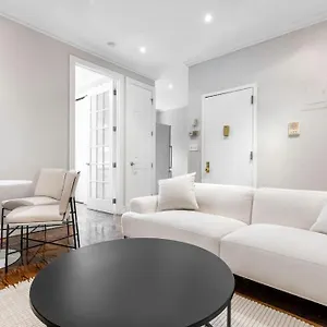 Gorgeous & Bright 3bdr & 1bth In Midtown Manhattan New York