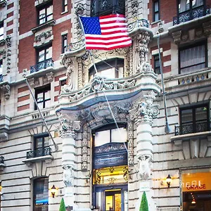 The At Fifth Avenue ניו יורק