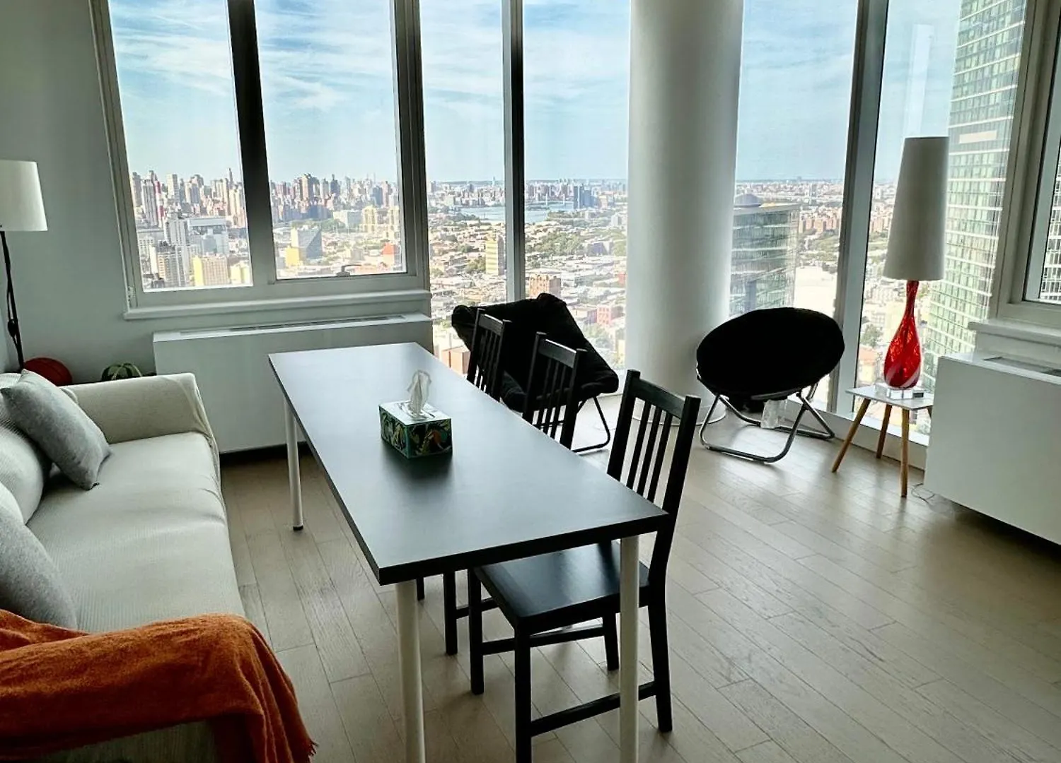 Luxury 2 Bedrooms 2 Bathrooms Corner Apartment Breathtaking City Views Modern Retreat New York