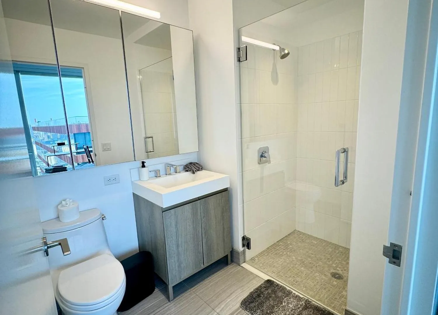 Luxury 2 Bedrooms 2 Bathrooms Corner Apartment Breathtaking City Views Modern Retreat New York United States